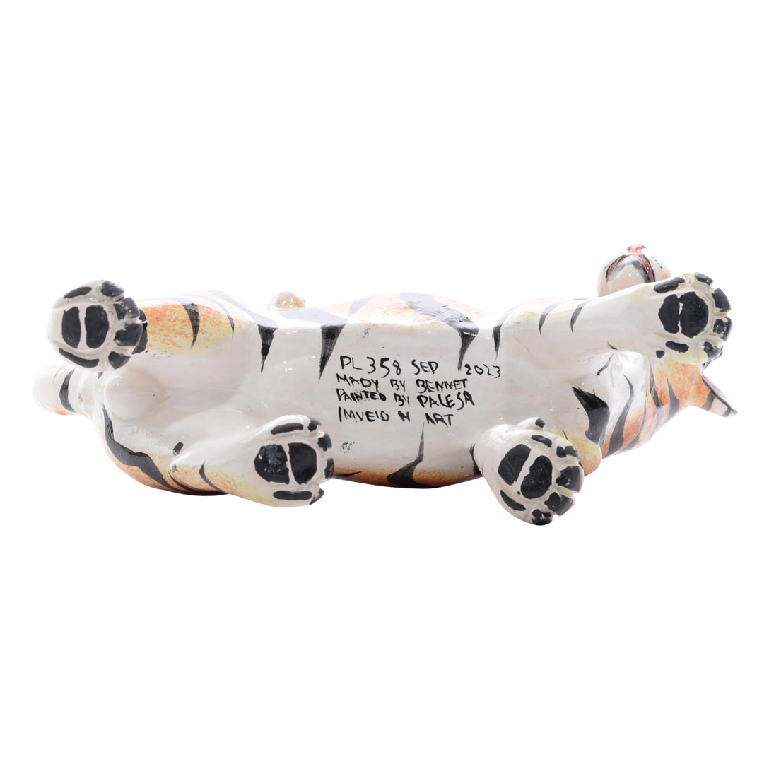 Tiger sculpture