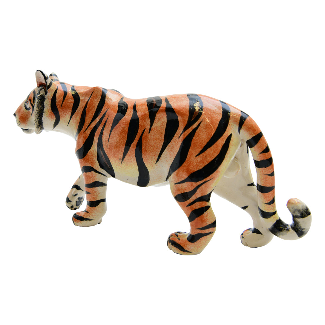 Tiger sculpture