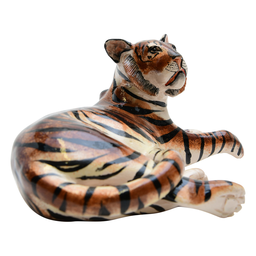 Tiger sculpture