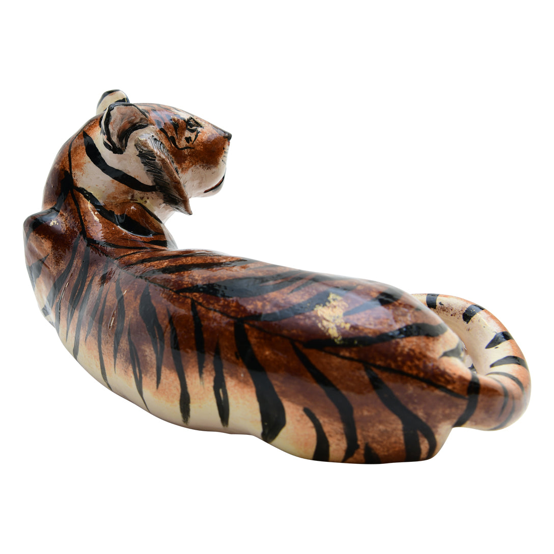 Tiger sculpture