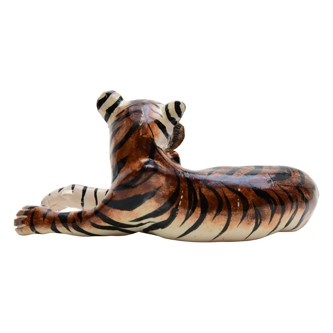 Tiger sculpture