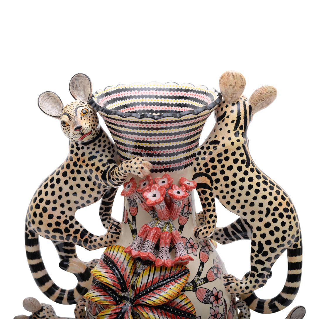 Genet cat vase