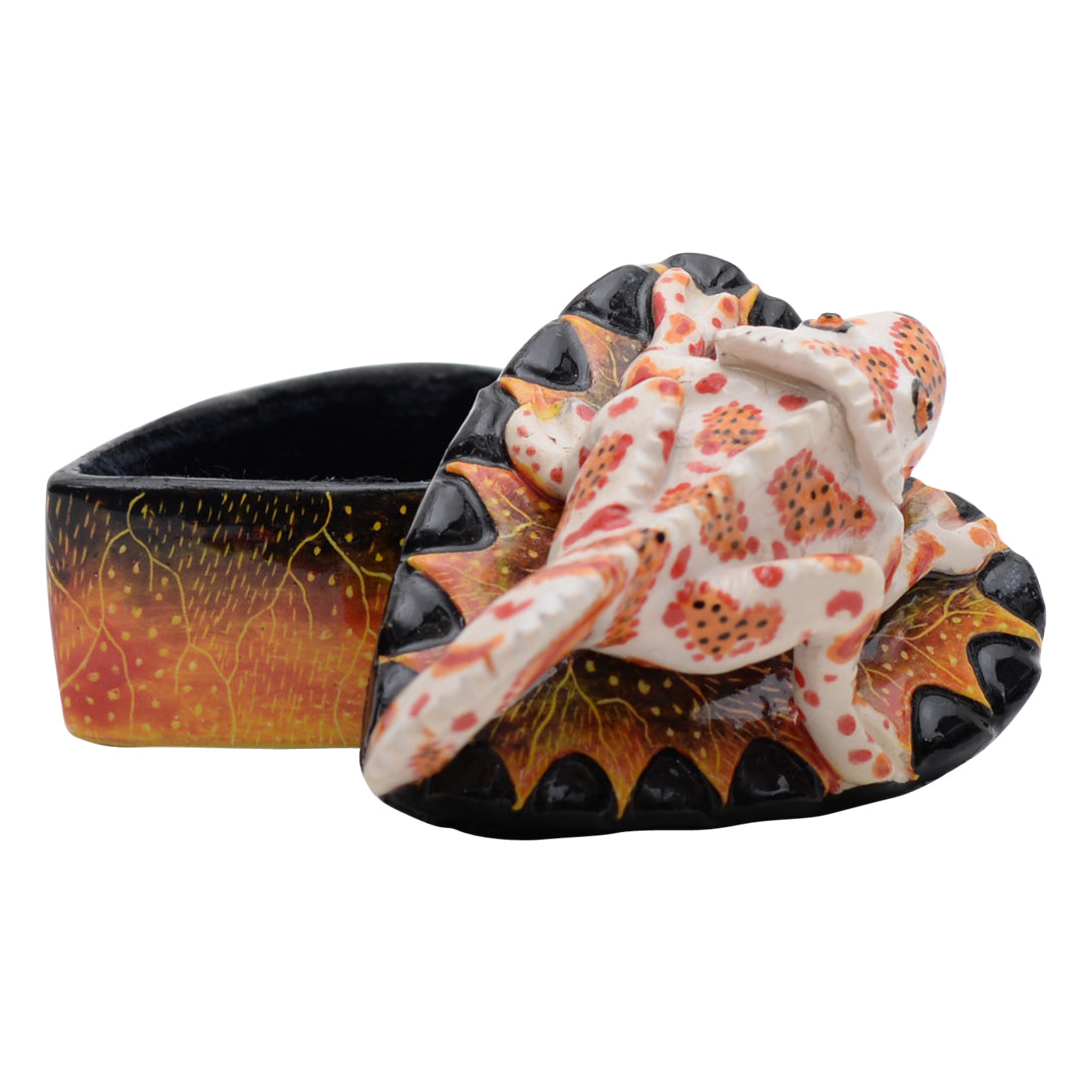 Chameleon jewelry box