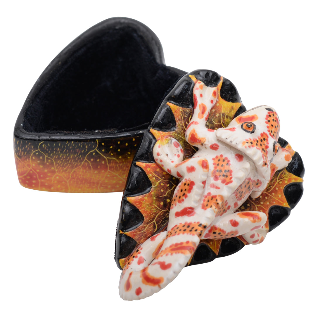 Chameleon jewelry box