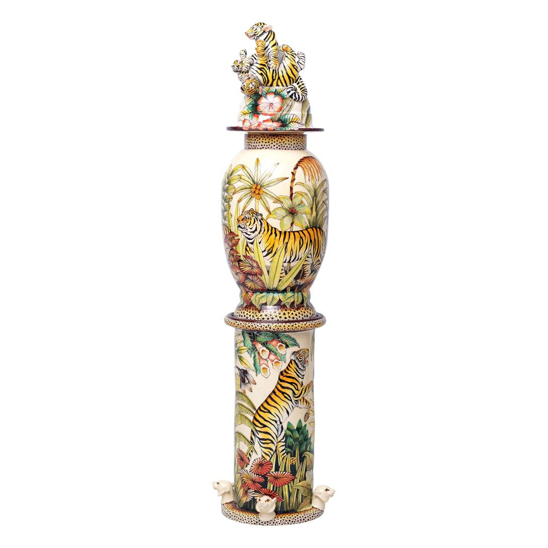 Tiger urn