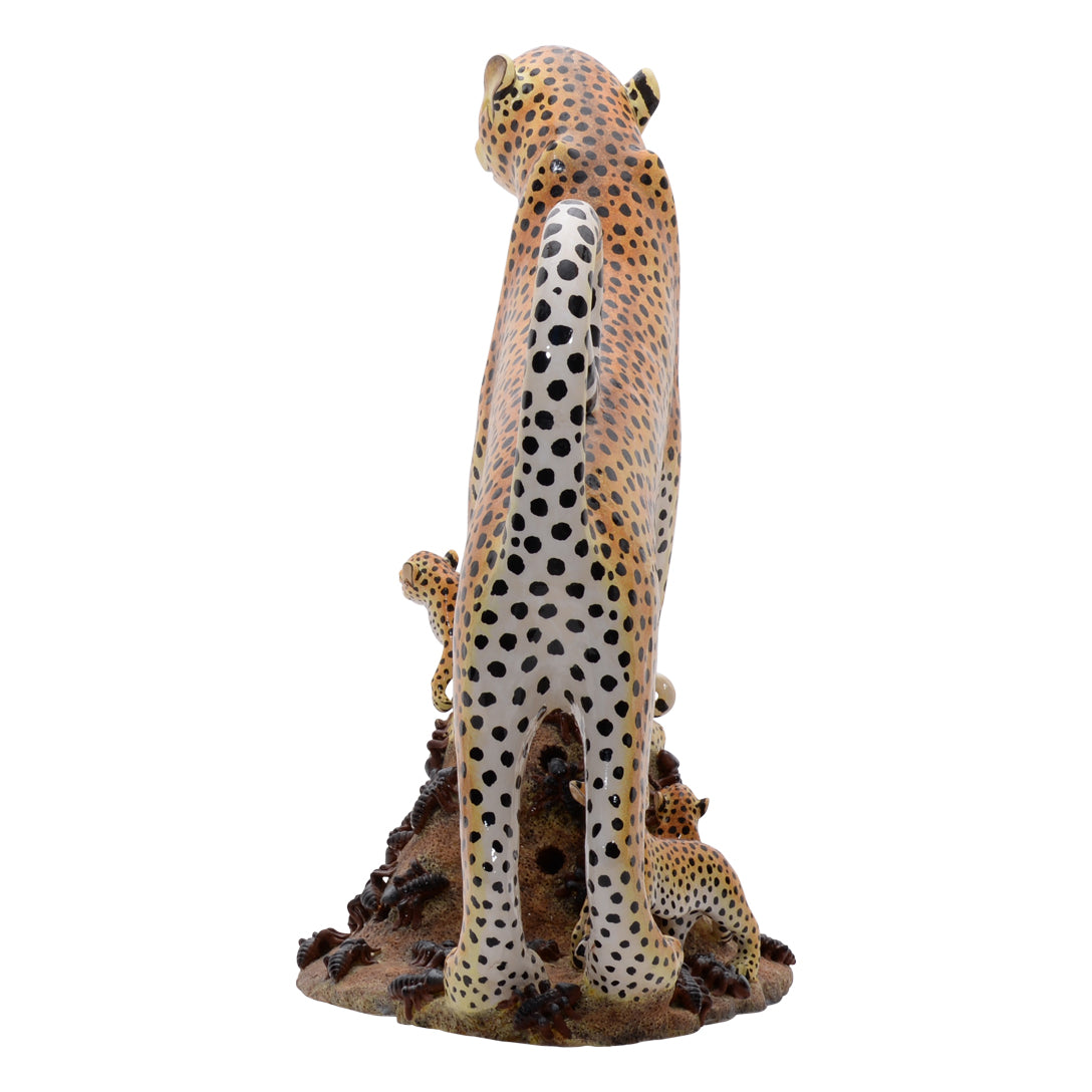 Cheetah sculpture
