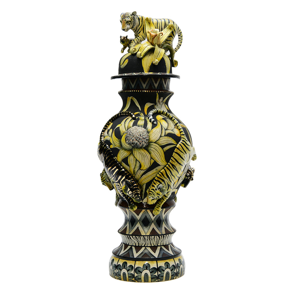 Tiger urn