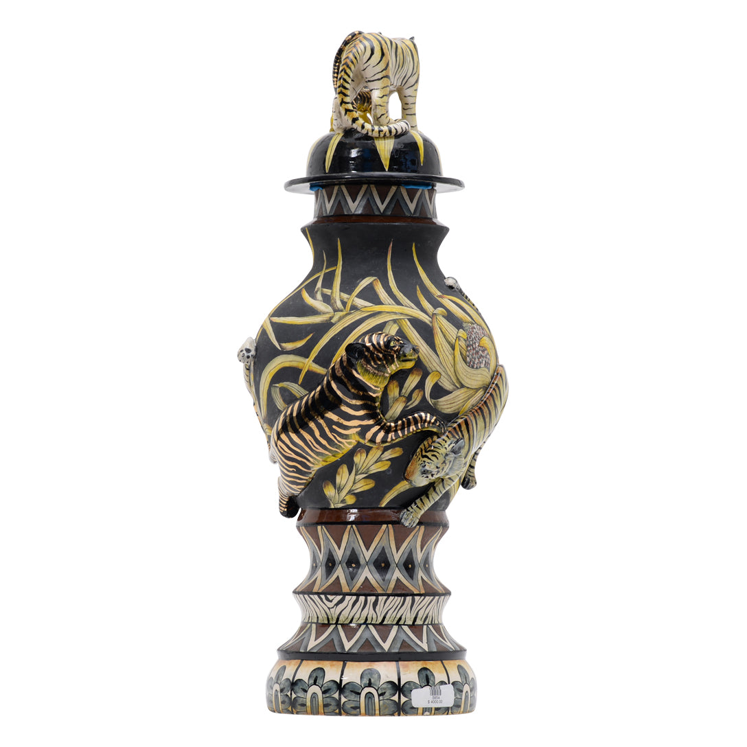 Tiger urn