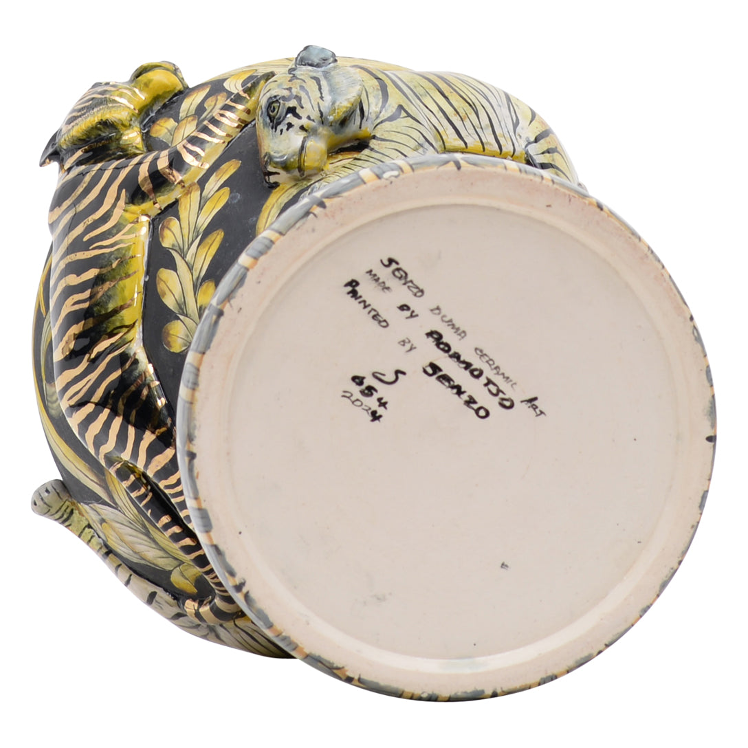 Tiger urn