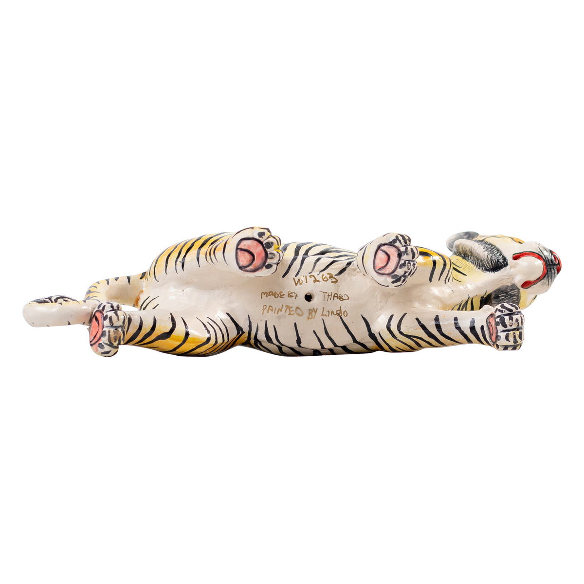 Tiger sculpture