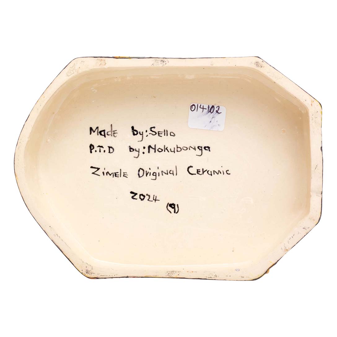 Giraffes, monkey & bird sculpture