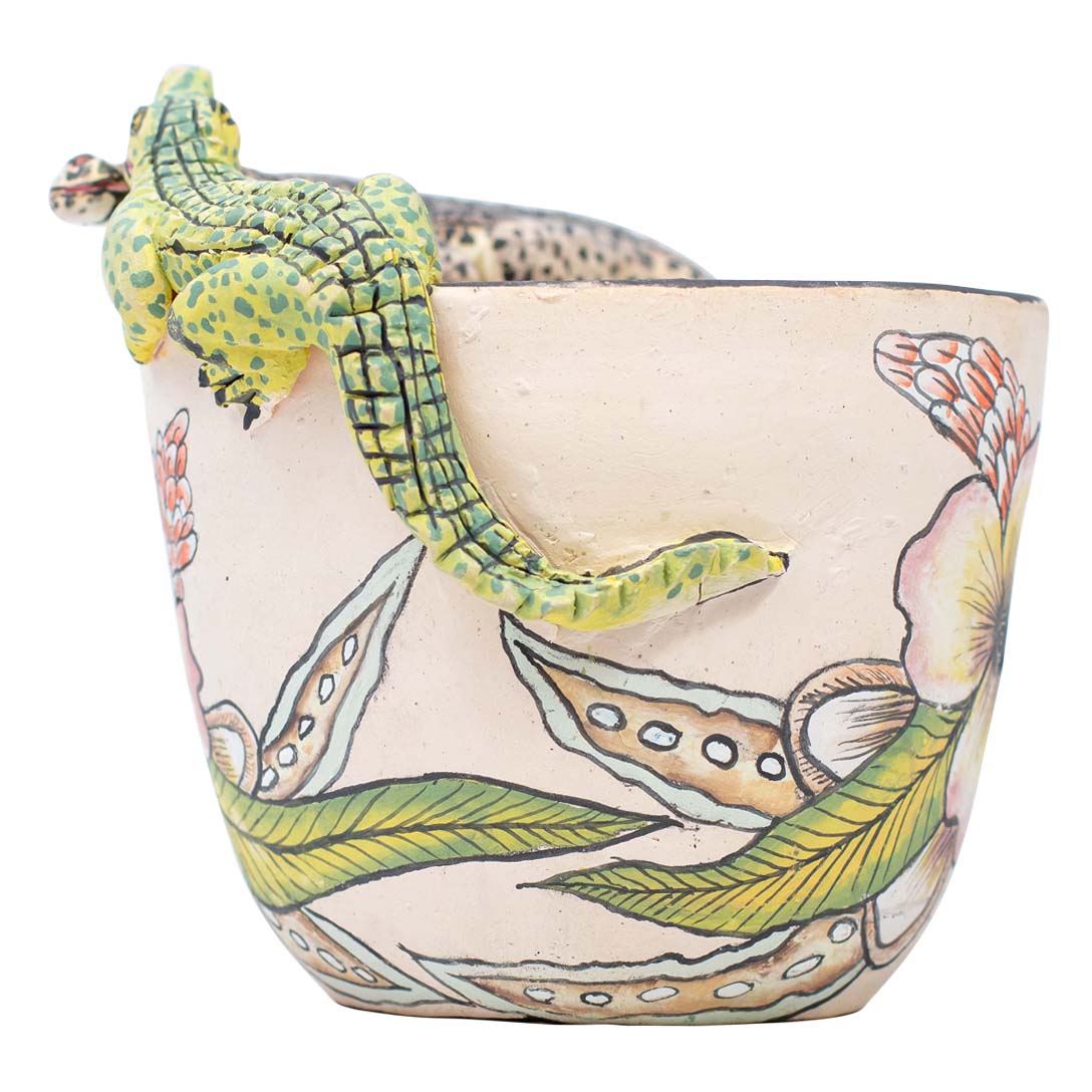 Crocodile bowl