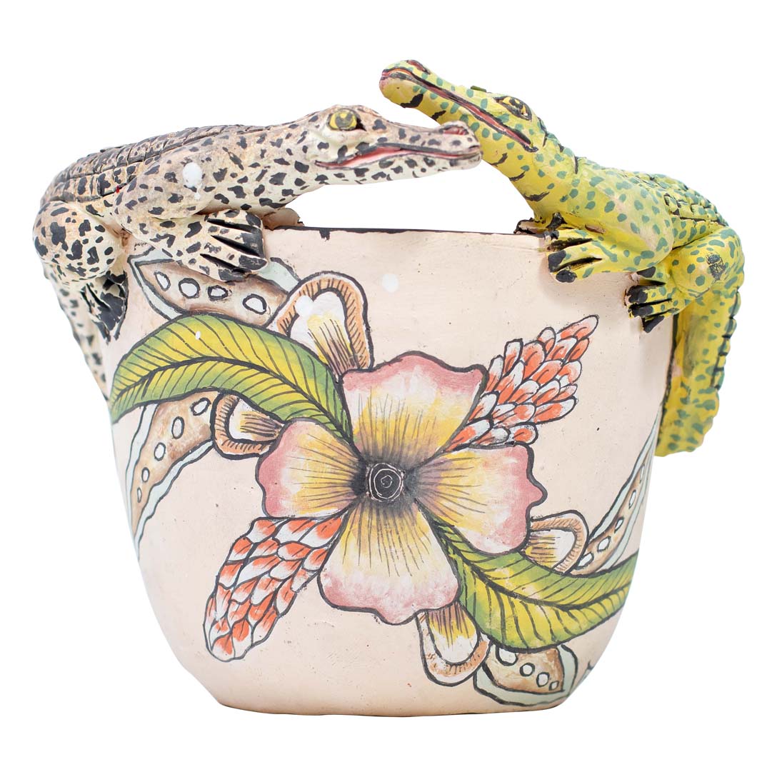Crocodile bowl