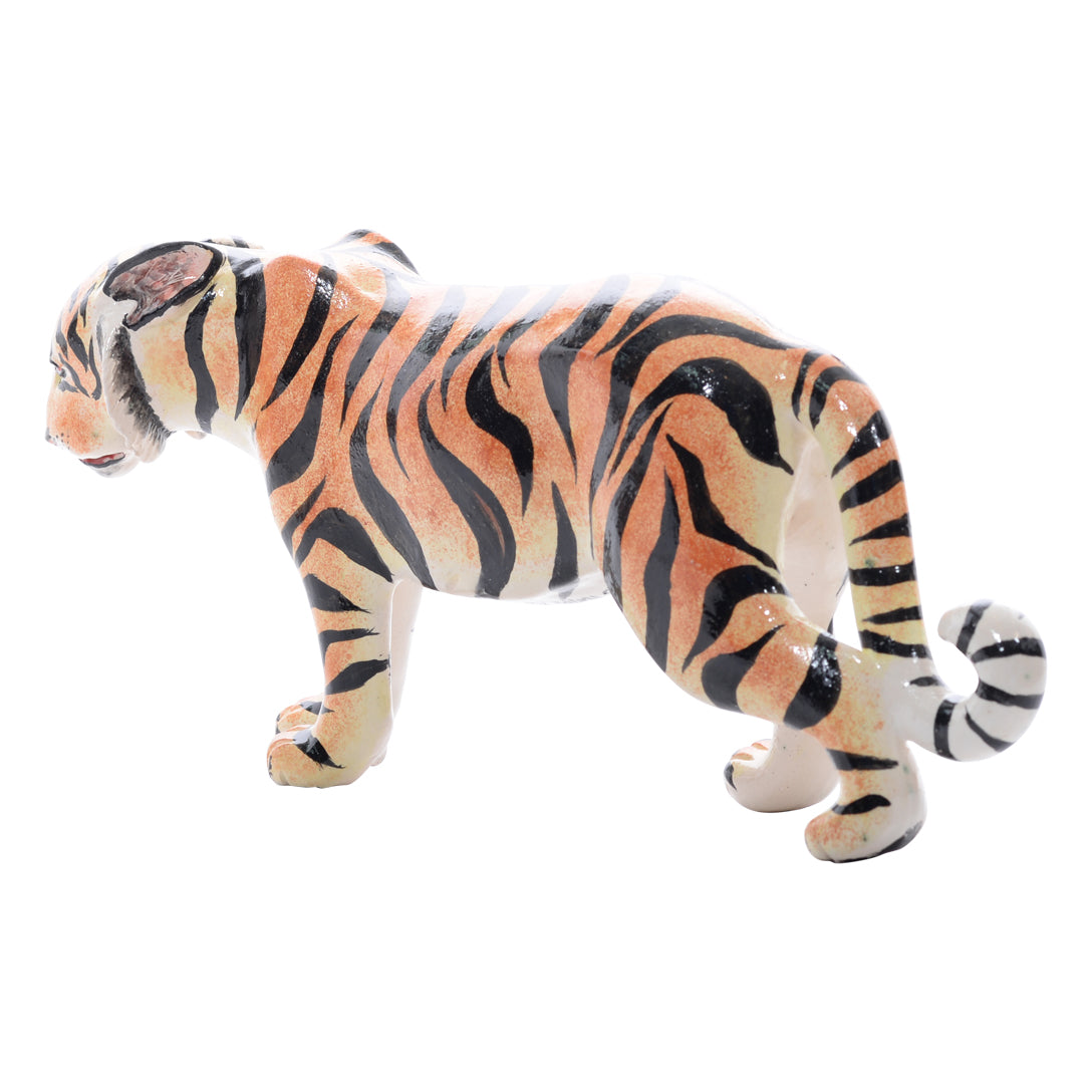 Tiger sculpture