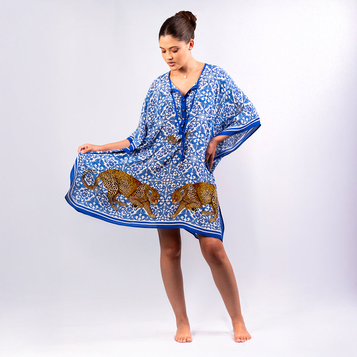 Short navy blue silk leopard-print kaftan