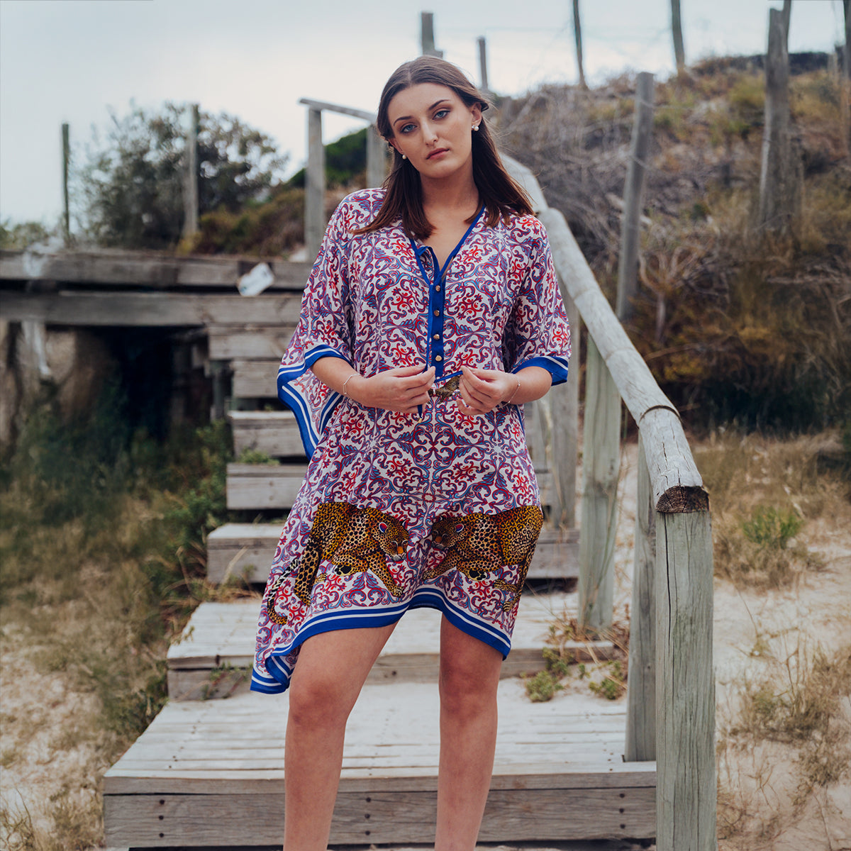 Short red & blue silk leopard-print kaftan