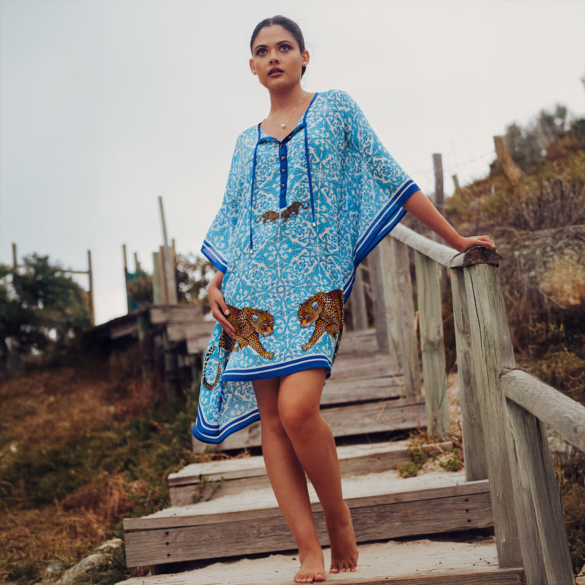 Short turquoise blue silk leopard-print kaftan