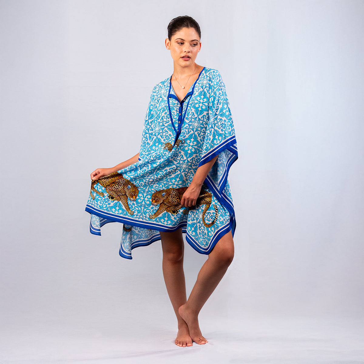 Short turquoise blue silk leopard-print kaftan