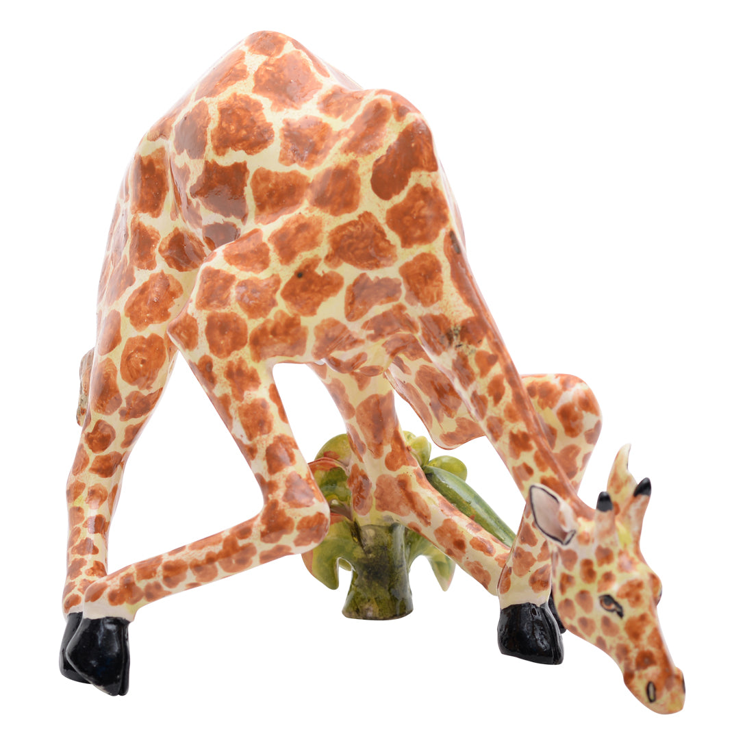 Giraffe sculpture