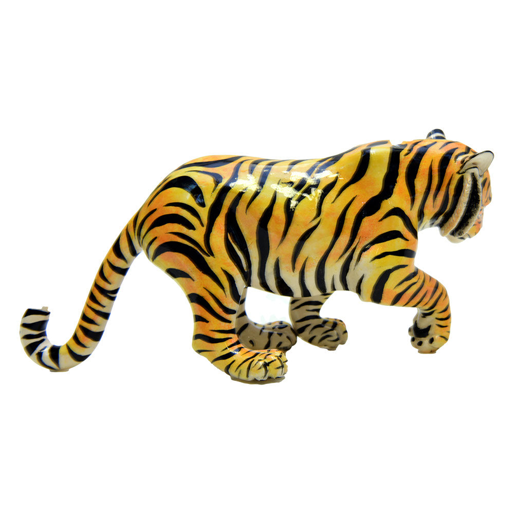 Tiger sculpture