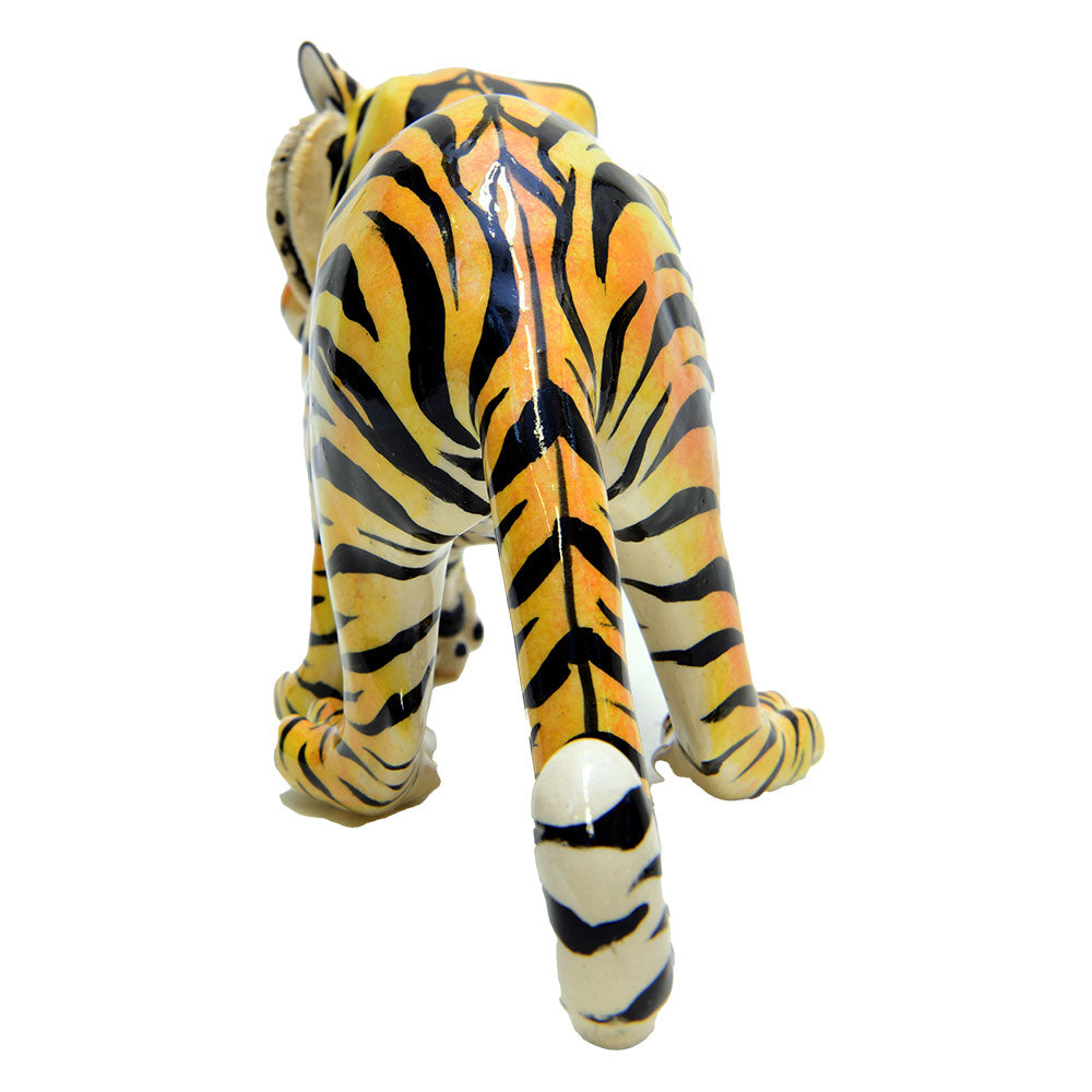 Tiger sculpture