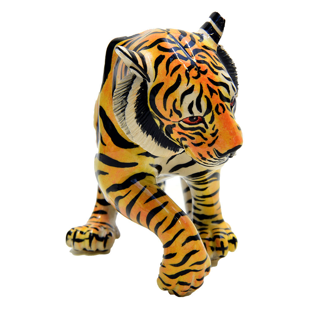Tiger sculpture