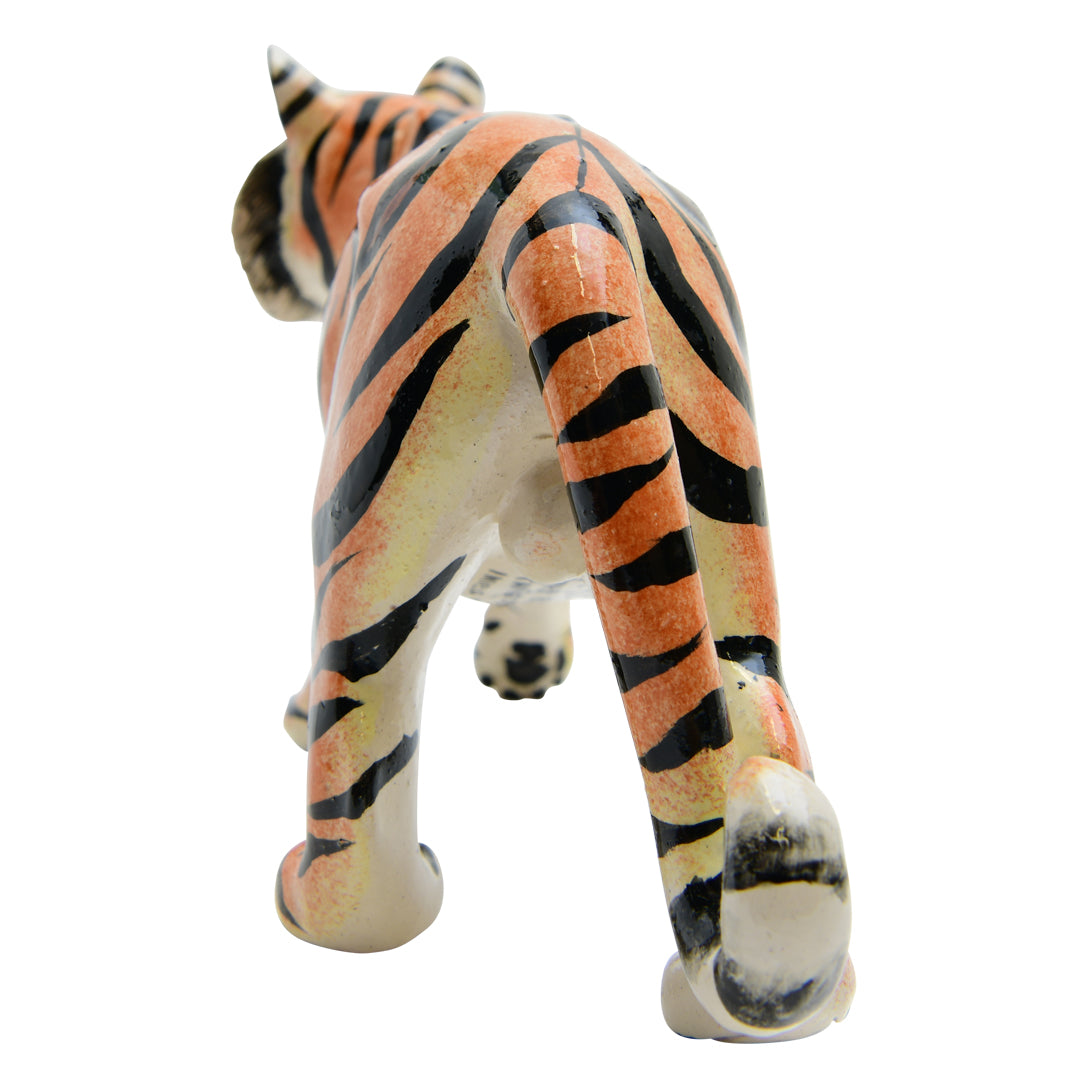 Tiger sculpture
