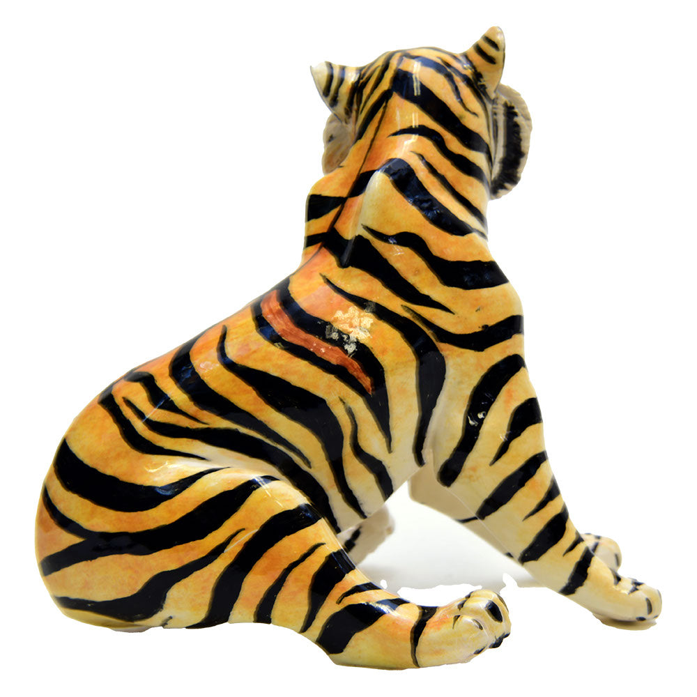 Tiger sculpture