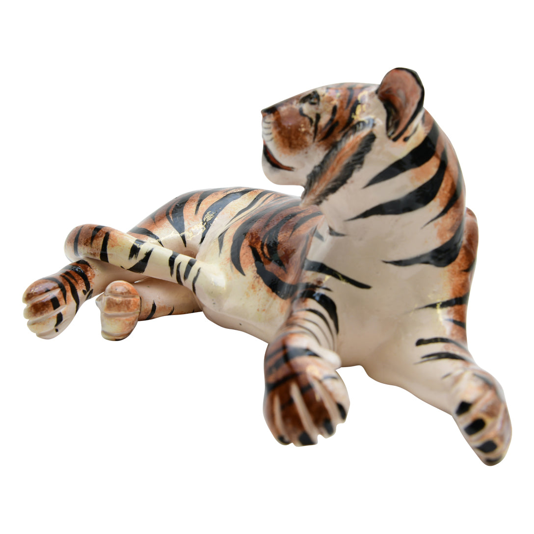 Tiger sculpture