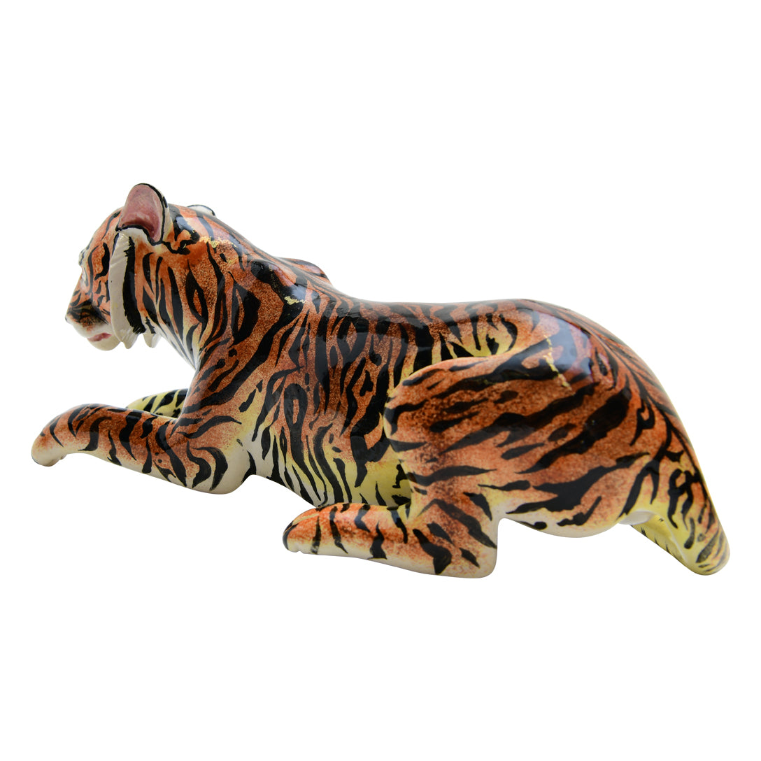 Tiger sculpture