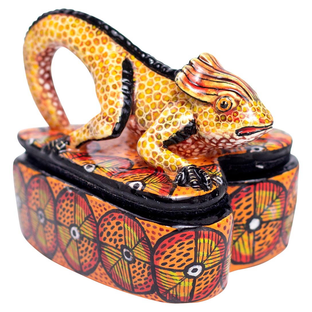 Chameleon jewelry box