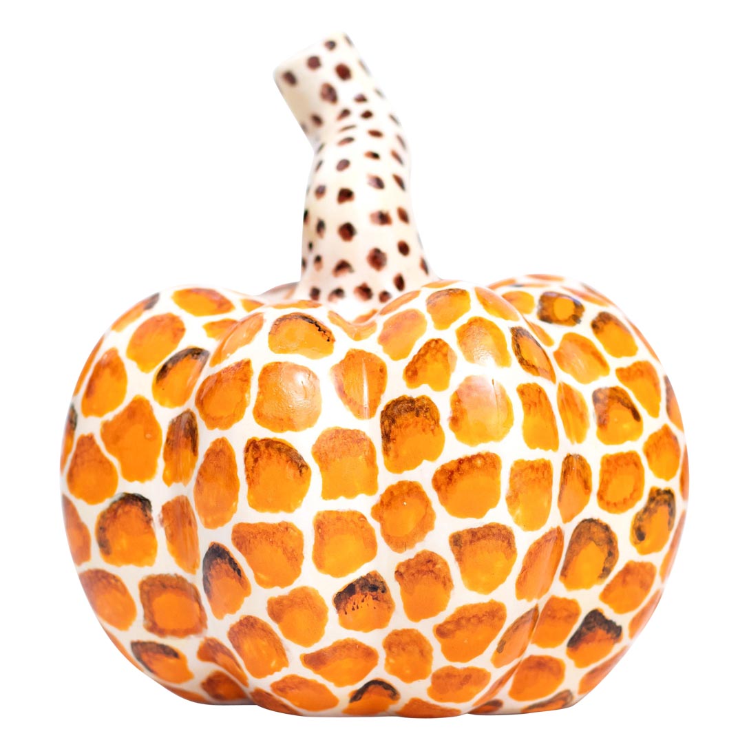 Safari giraffe pumpkin sculpture