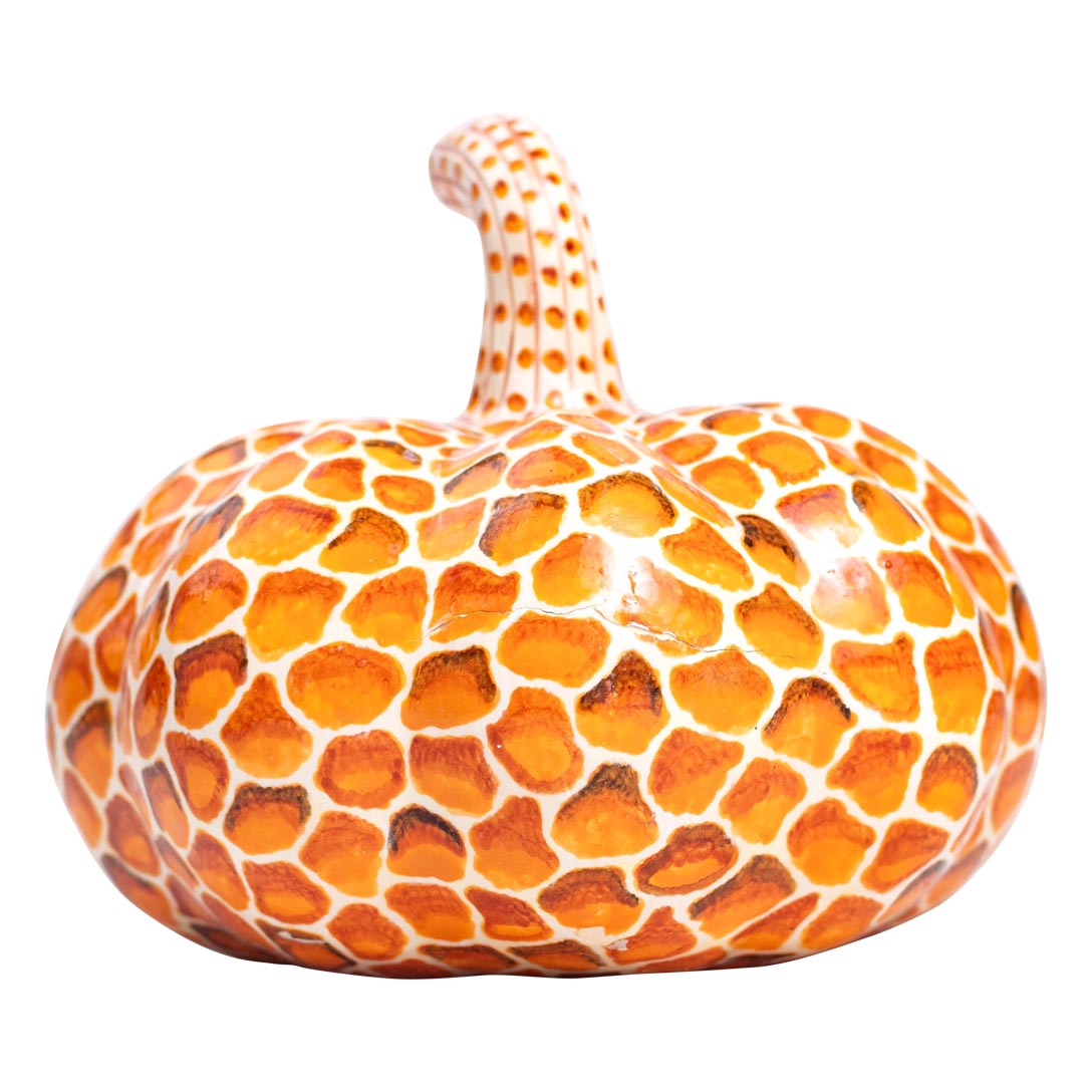 Safari giraffe pumpkin sculpture