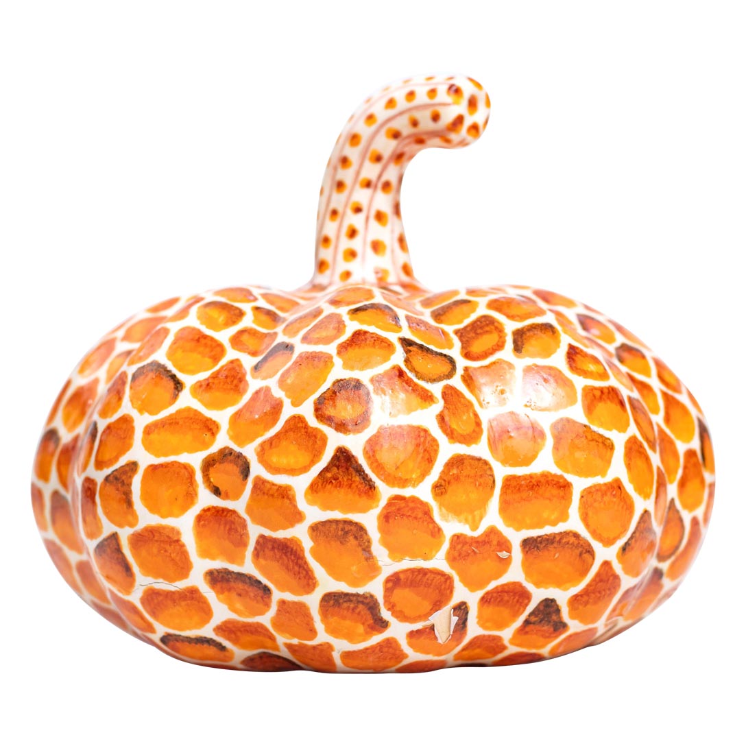 Safari giraffe pumpkin sculpture