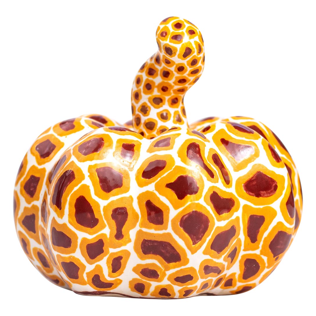 Safari giraffe pumpkin sculpture