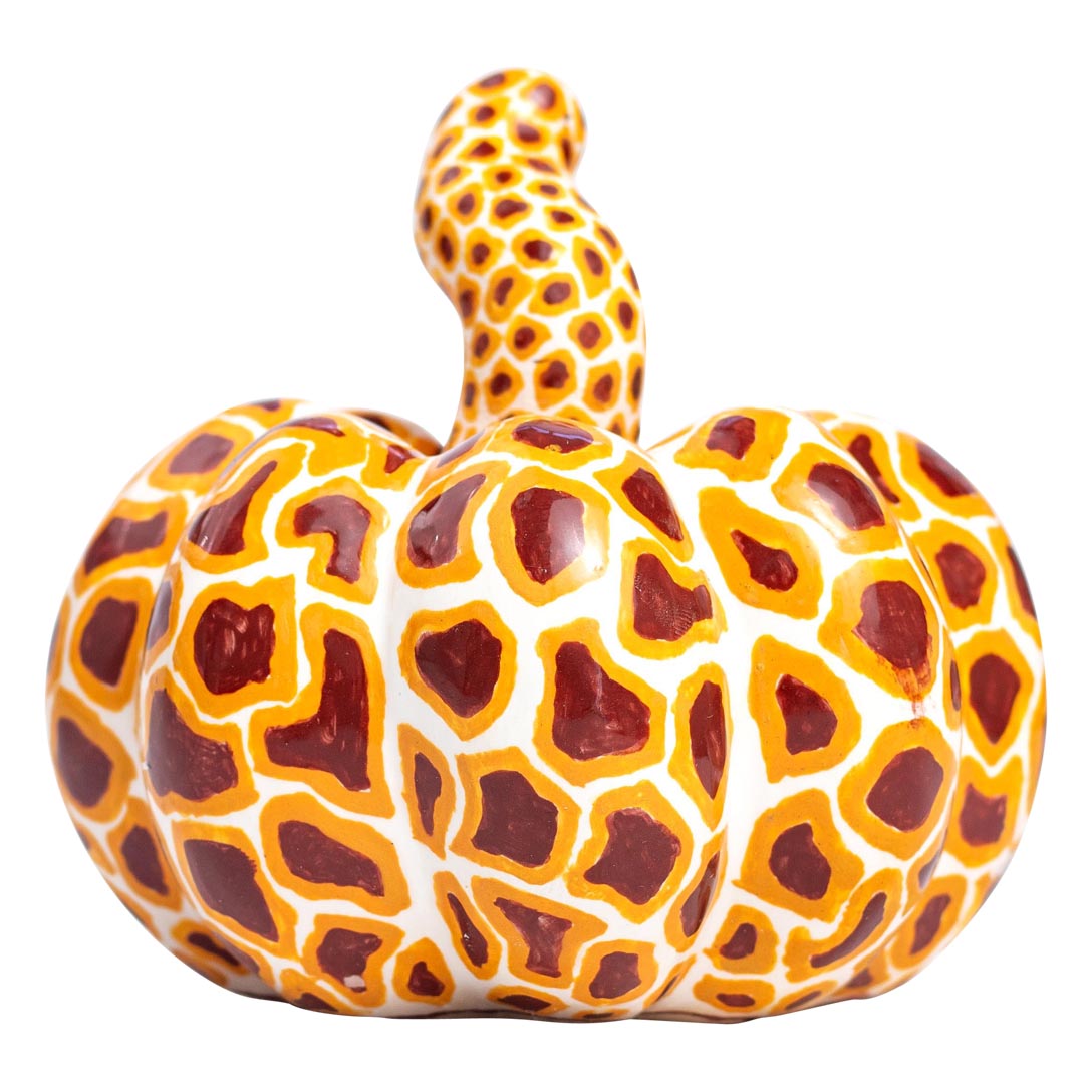 Safari giraffe pumpkin sculpture