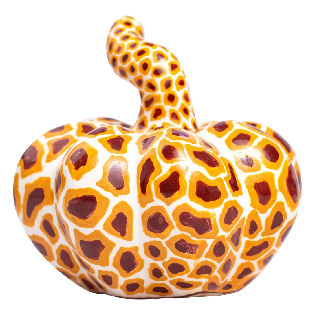 Safari giraffe pumpkin sculpture