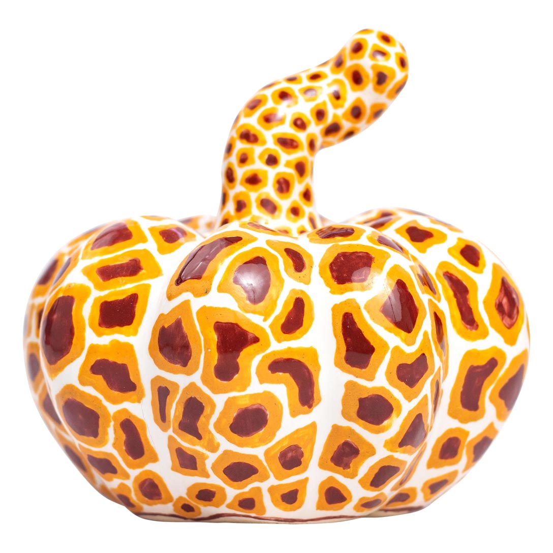 Safari giraffe pumpkin sculpture