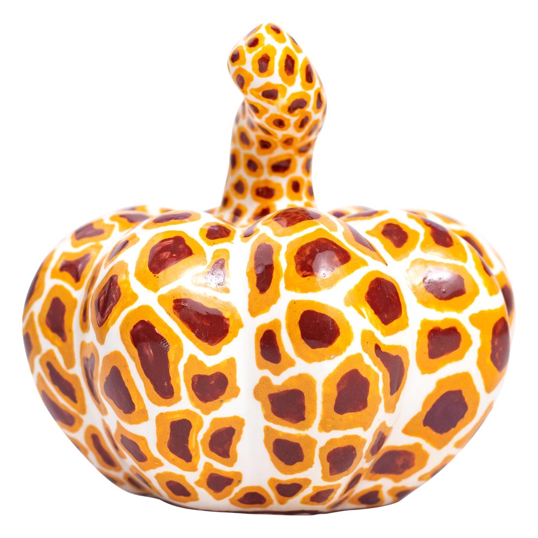 Safari giraffe pumpkin sculpture