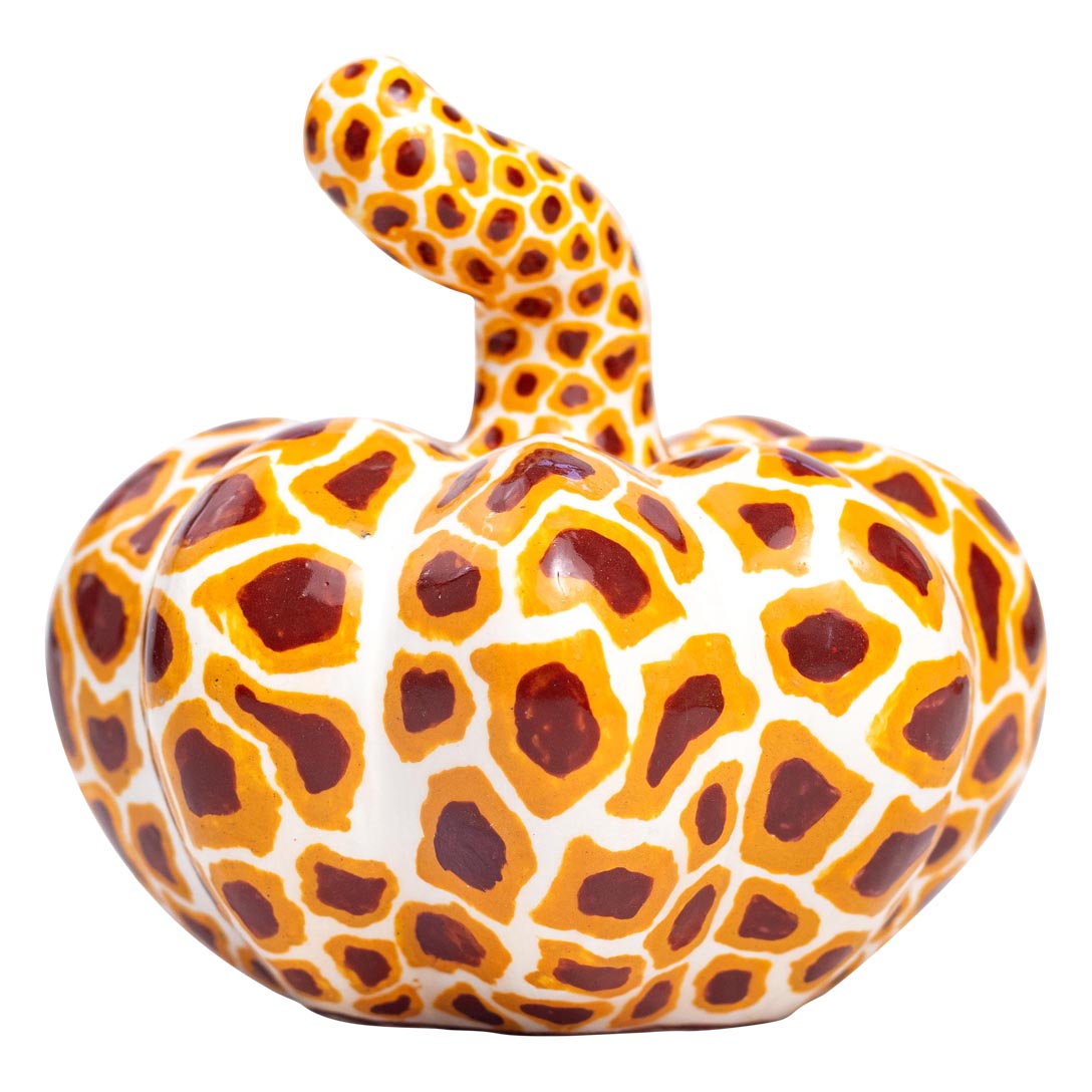 Safari giraffe pumpkin sculpture