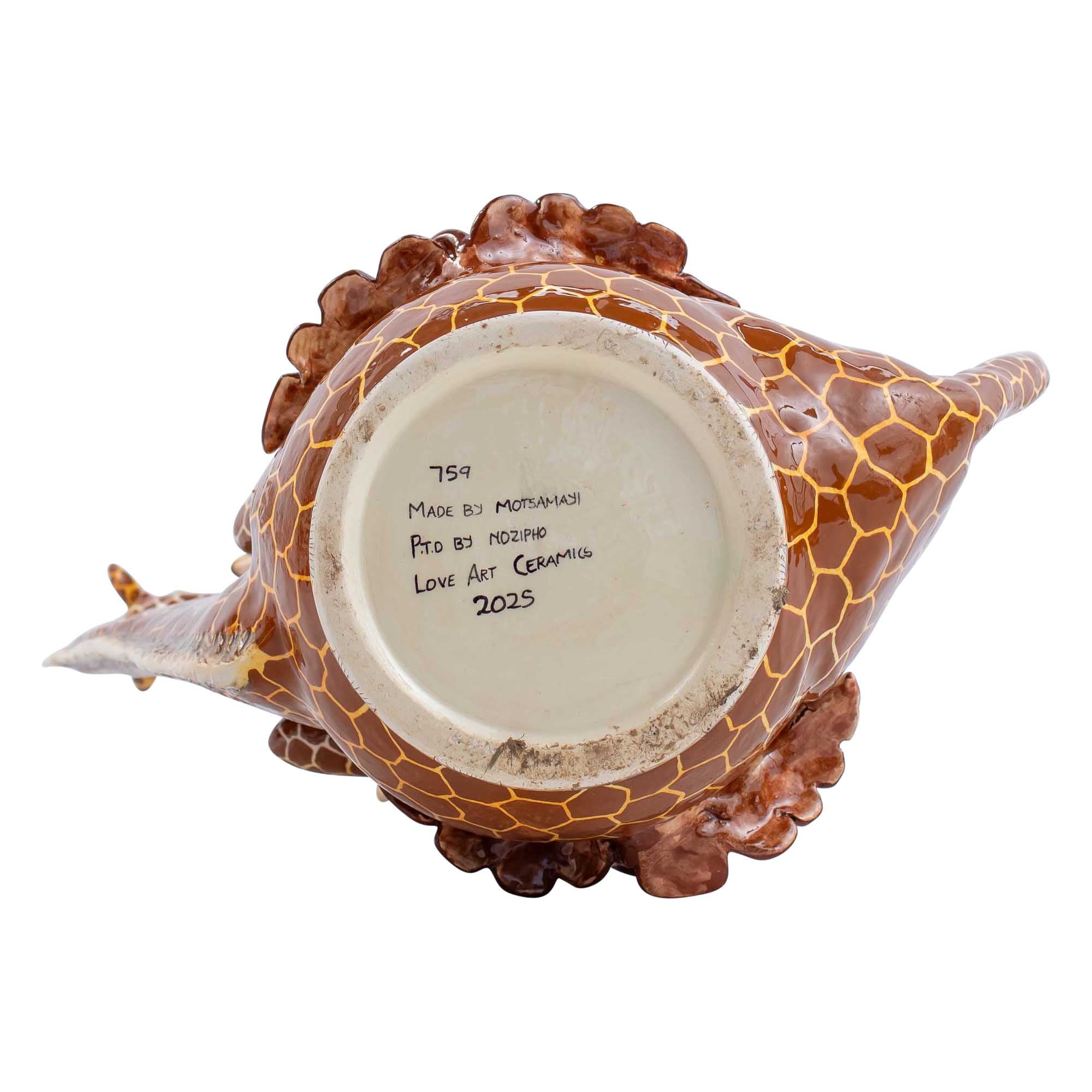 Giraffe & flower vase