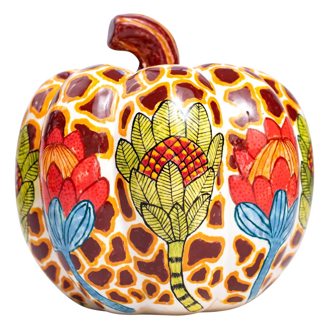 Safari giraffe pumpkin sculpture