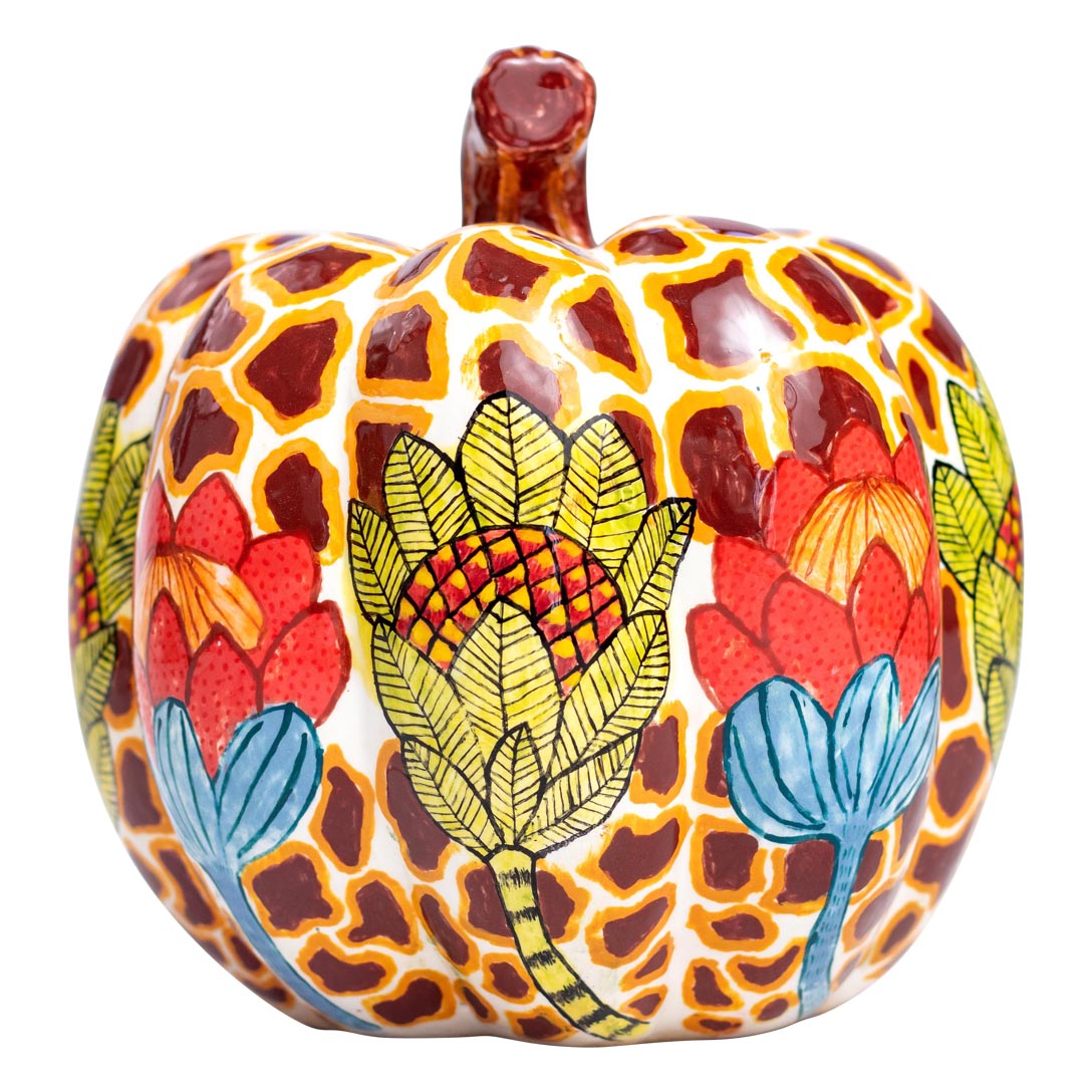 Safari giraffe pumpkin sculpture