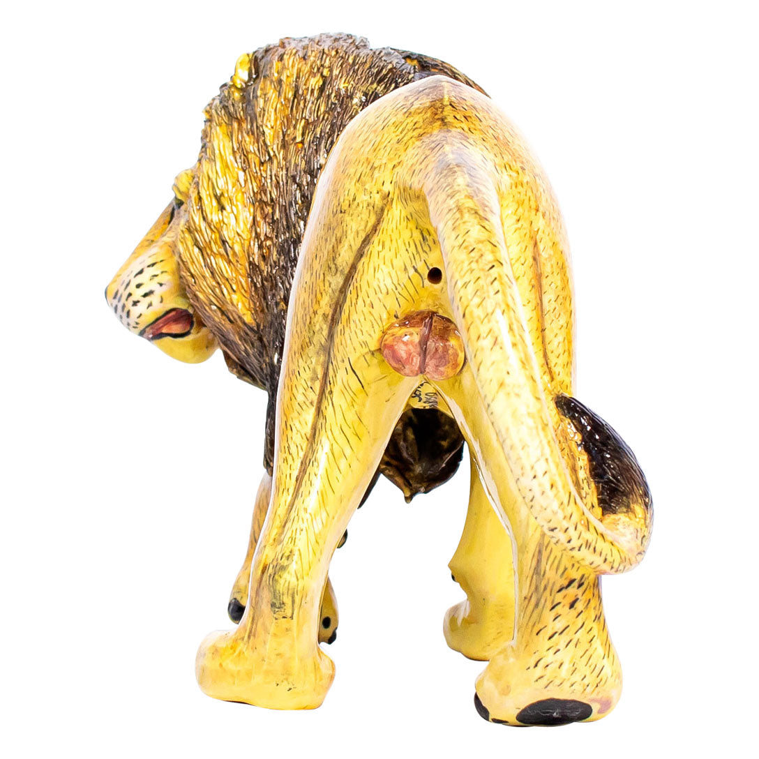 Lion sculpture 