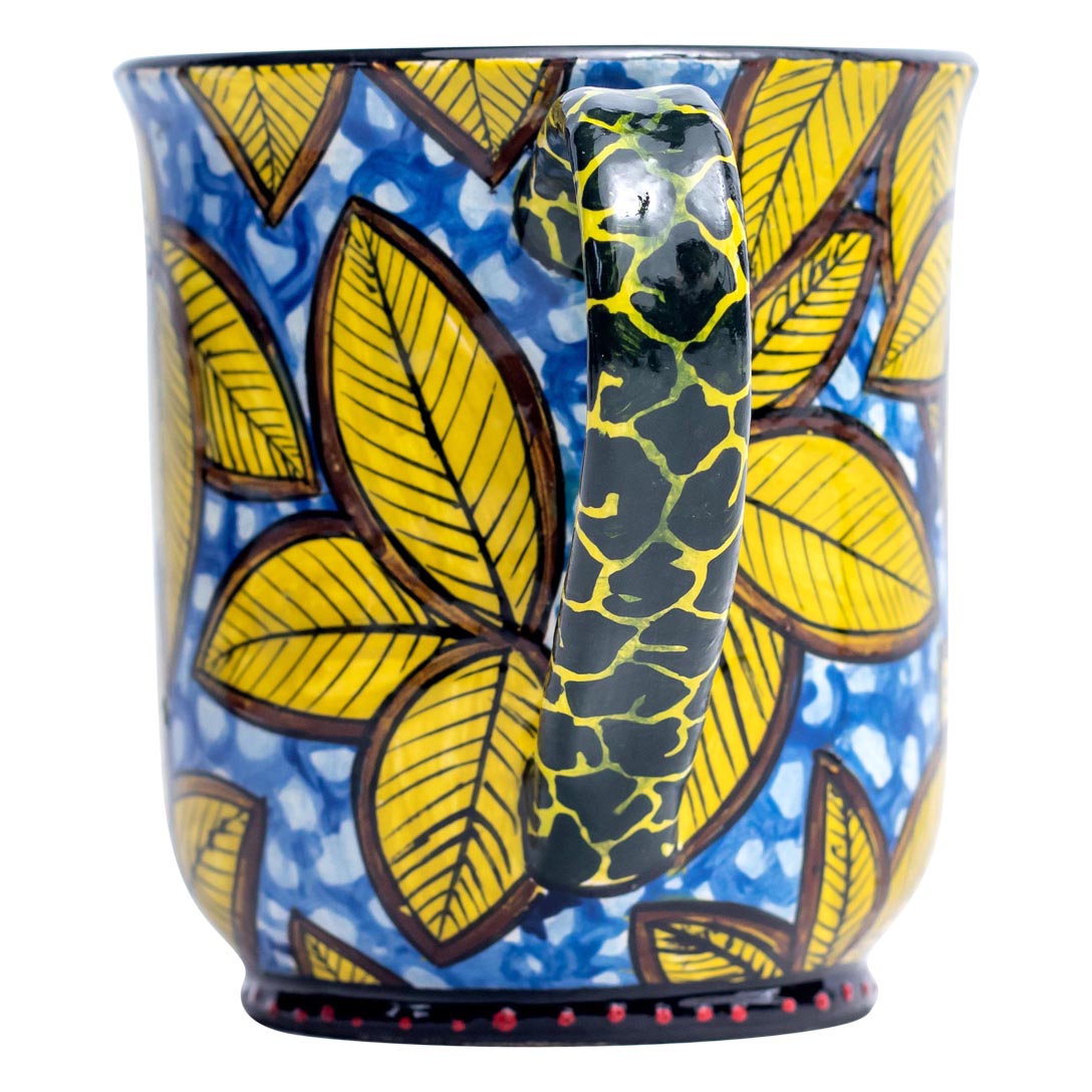 Giraffe spot, yellow leaves mug