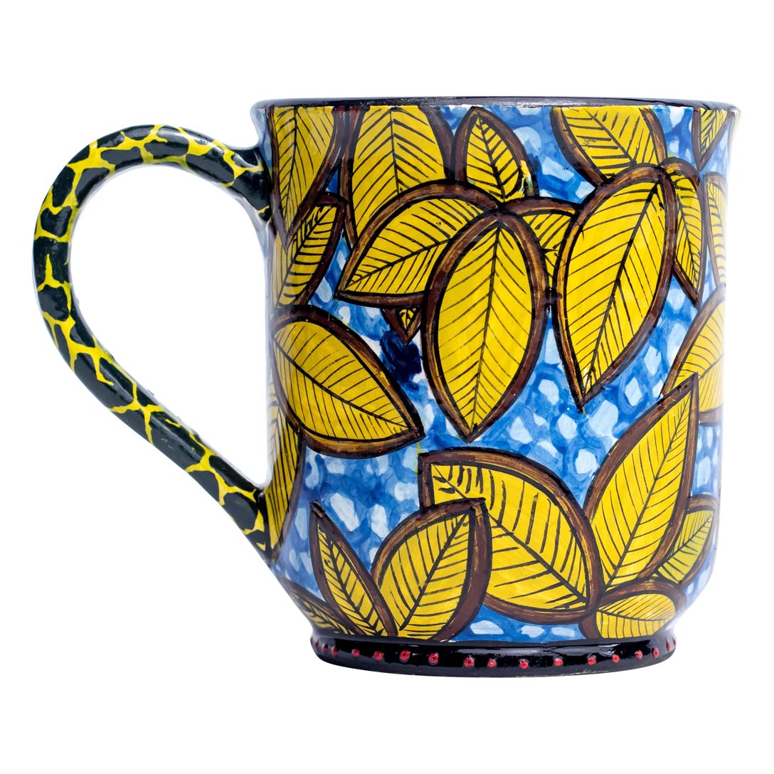 Giraffe spot, yellow leaves mug