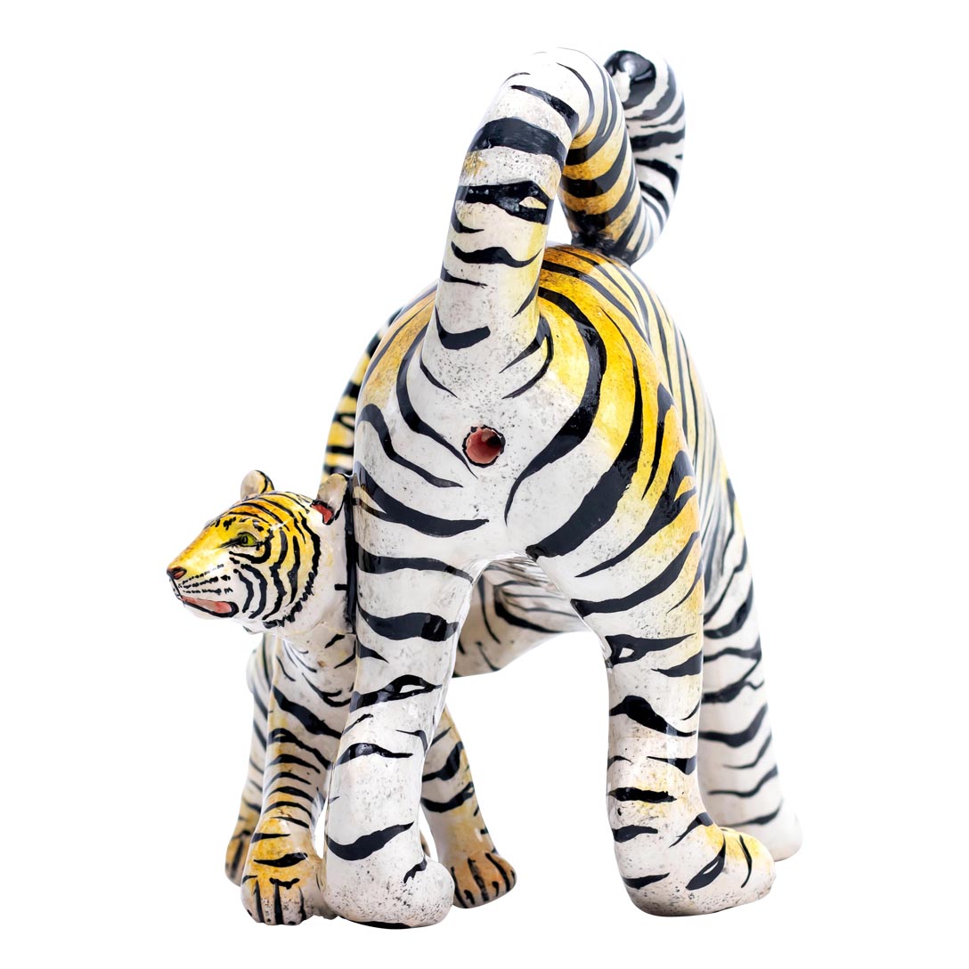 Tiger sculpture