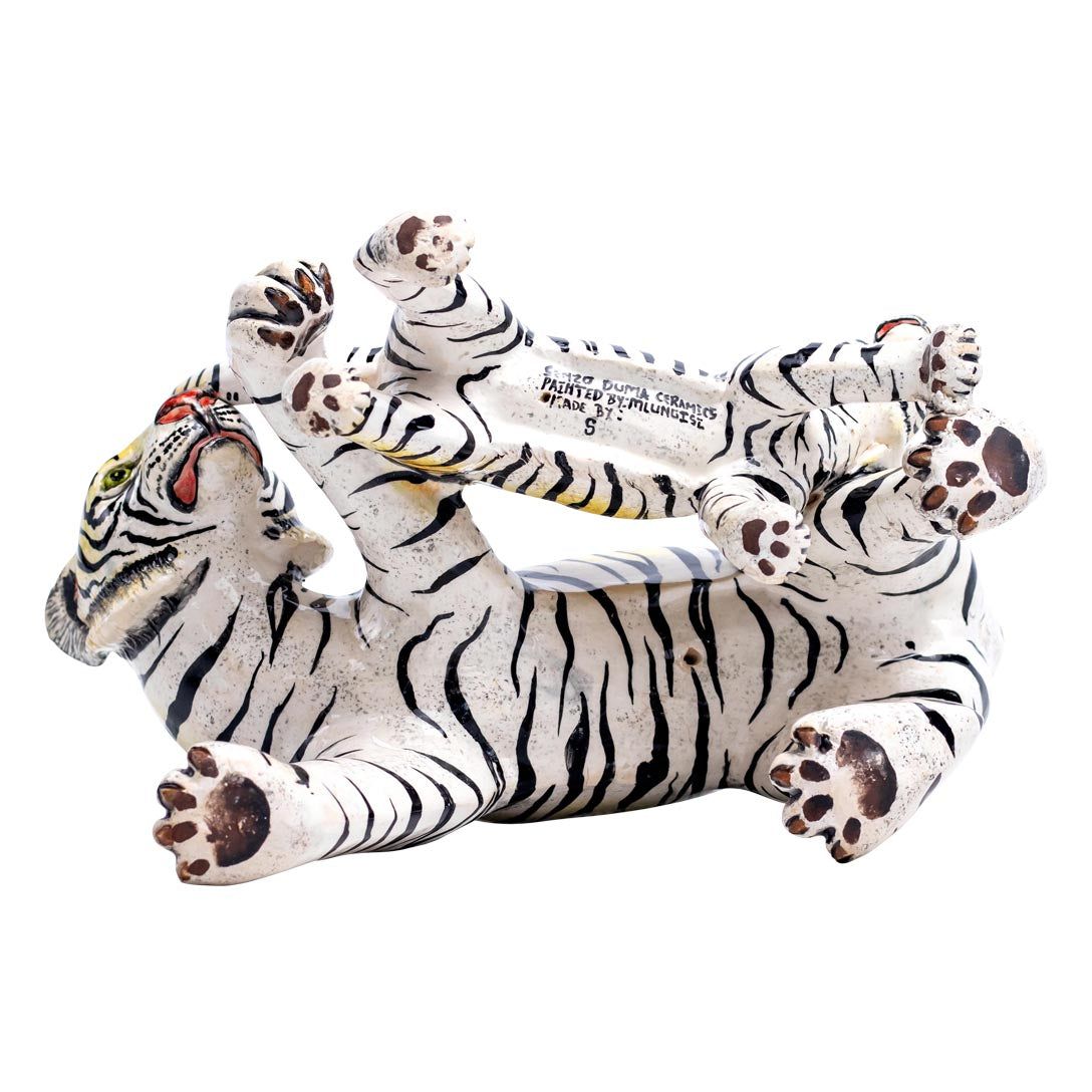 Tiger sculpture