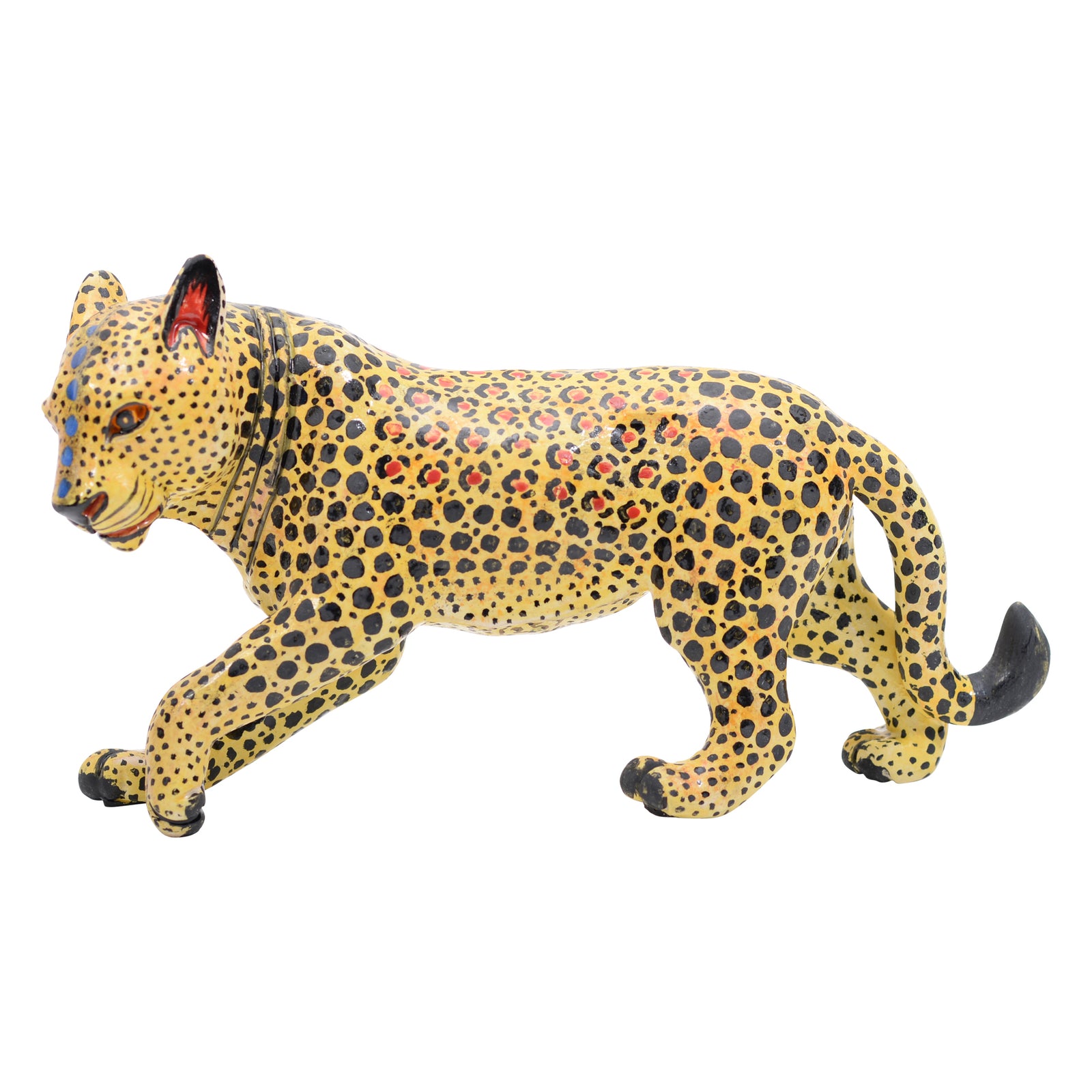 Leopard sculpture