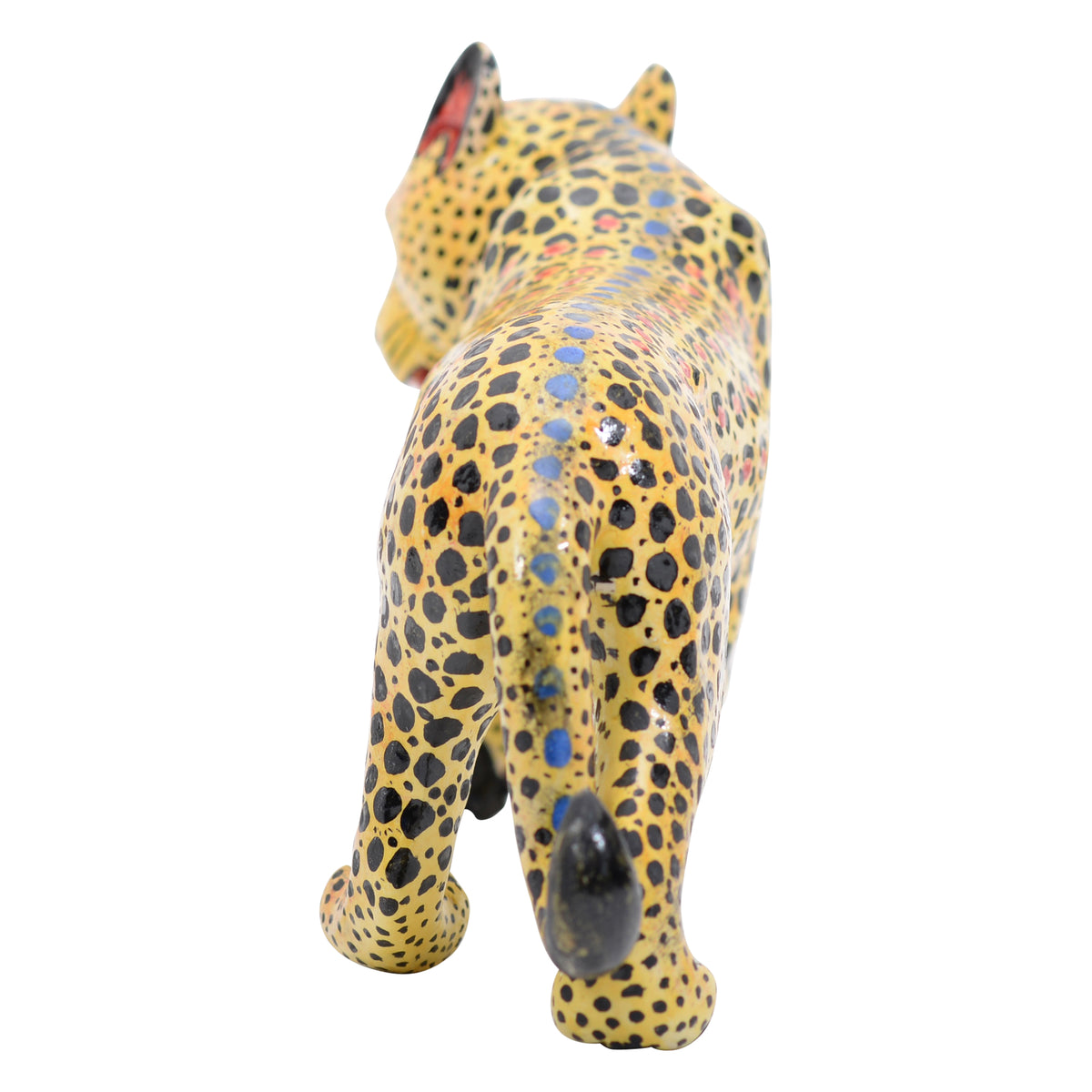 Leopard sculpture